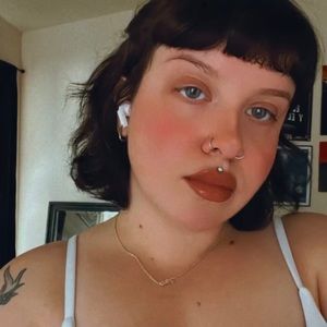 Meet your Posher, Kellie